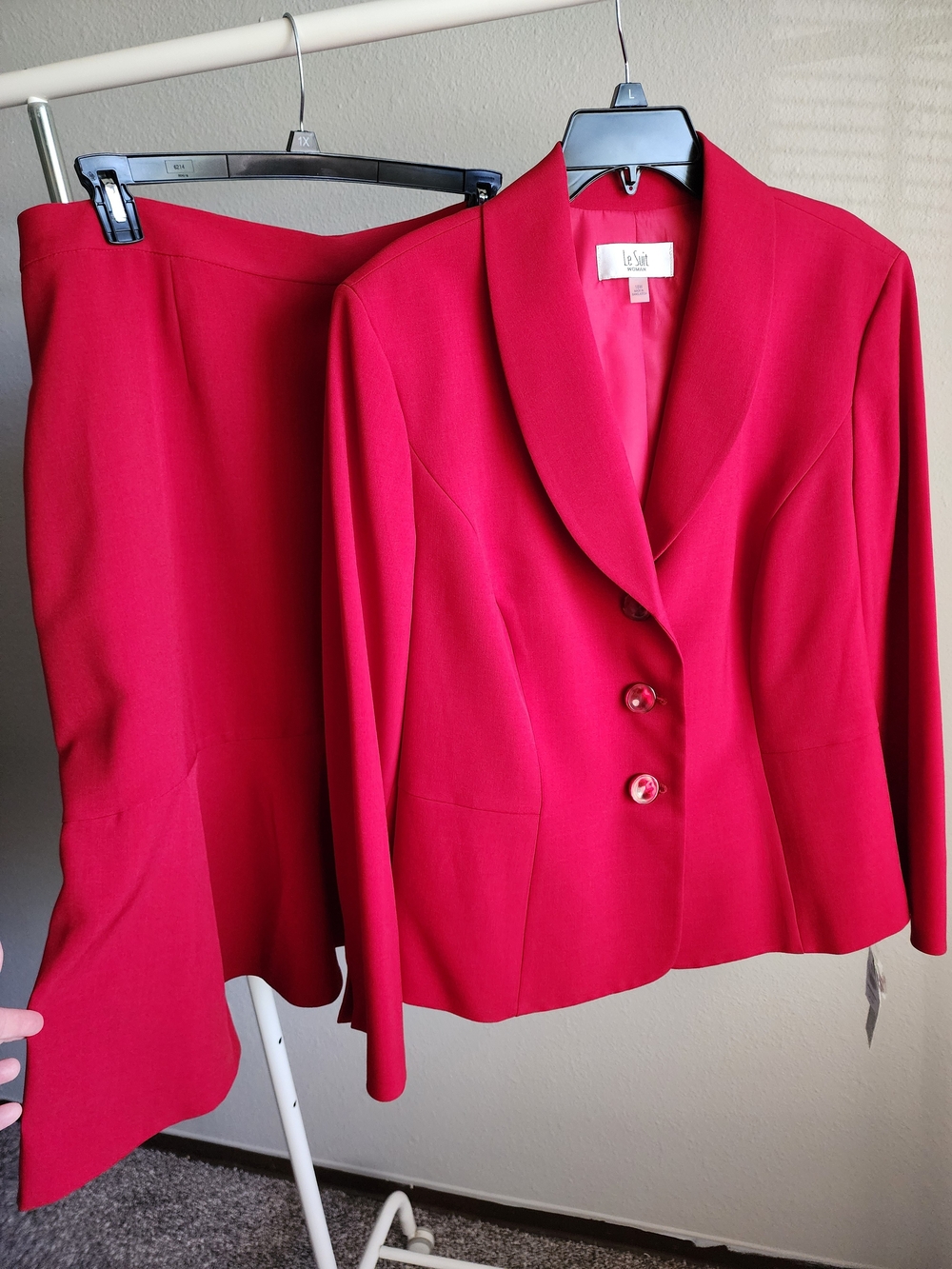 Le Suit Women’s Red Blazer Jacket and Skirt Set